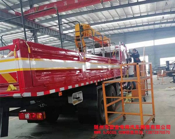 舟橋車400馬力一車三用，吊，拉，拖消防首先車