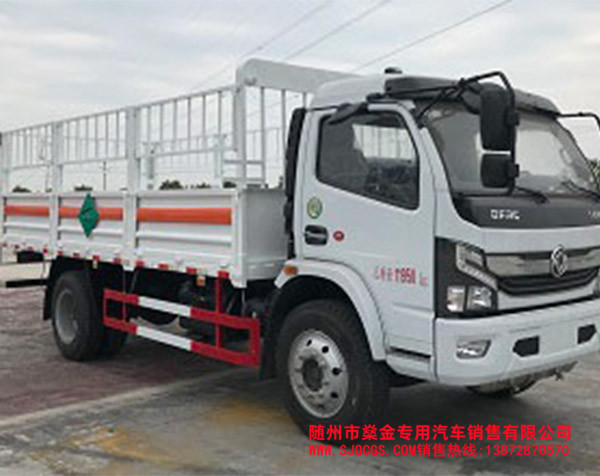 東風多利卡氣瓶運輸車